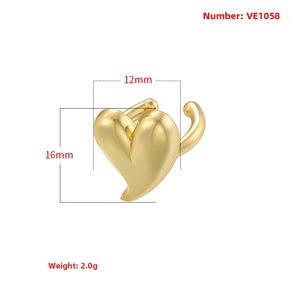 Polished gold heart-shaped ear cuff VE1058 measuring 16mm in height and 12mm in width