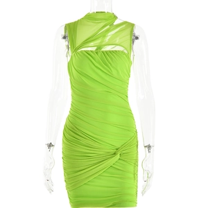 Robe moulante vert fluo sexy avec empiècements en mesh transparent et détails froncés