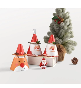Détails de chapeaux de fête en papier Père Noël et renne avec motifs de flocons de neige