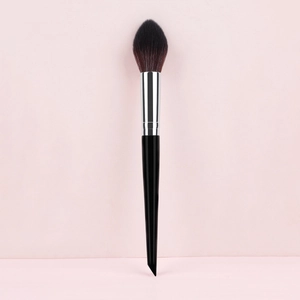 Highlighter Makeup Brush Flame Shape Tip For Powder And Blush Soft Fiber Bristles Silver Aluminum Ferrule Black