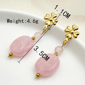 Boucles d'oreilles pendantes en pierre naturelle rose et fleur dorée en acier