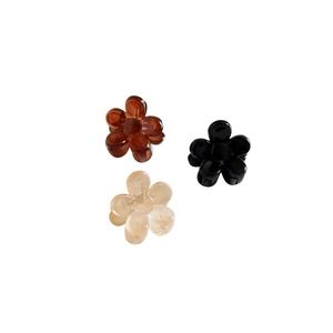 Lot de 3 mini pinces à cheveux fleurs en couleurs caramel, noir et blanc marbré