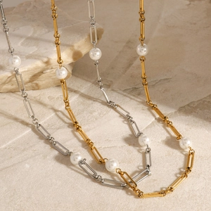 Moderna collana in acciaio inossidabile oro 18 carati e argento con perle tonde