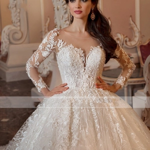 Robe de mariée style palais français avec manches en dentelle et broderie florale 3D