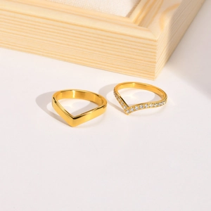 Minimalist V-shaped 18K gold stainless steel chevron ring set with cubic zirconia stones