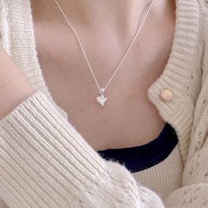 Minimalist 925 sterling silver irregular heart pendant necklace for a chic casual style