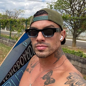 Retro small frame square sunglasses for women and men, hip hop punk style black eyewear