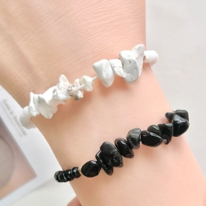 Colorful natural crushed stone bead bracelet set for beach and summer friendship style