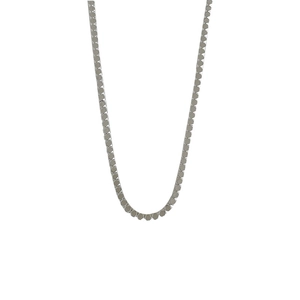 Collier minimaliste en argent avec maillons hexagonaux géométriques au style moderne