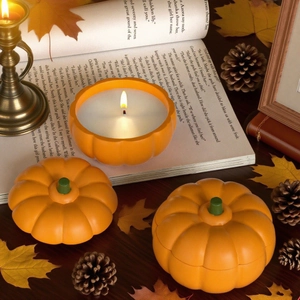 Καλούπι σιλικόνης για κηροπήγιο κολοκύθας Halloween με καπάκι σε φθινοπωρινό σκηνικό