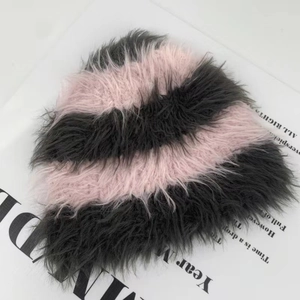 Gorro de punto de piel de visón sintética a rayas rosas y grises para mujer invierno