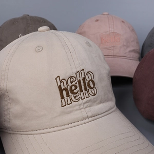 Gorra de béisbol de algodón lavado con bordado Hello y visera curva ancha
