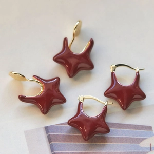 Vintage Wine Red Star Earrings For Women Refined Copper Enamel Drip Oil Gold Plated Star Stud Huggie Earrings Jewelry Gift