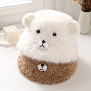 Détails du chapeau bob pelucheux avec oreilles d'ours en texture douce blanc et marron