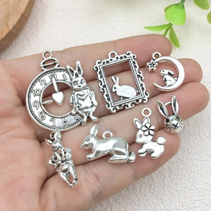 Antiksilberne Osterhasen-Anhänger aus Legierung für DIY-Schmuck und Ohrring-Zubehör