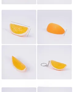 Vues détaillées d'un porte-clés tranche d'orange en PVC de 6,5 cm avec texture réaliste