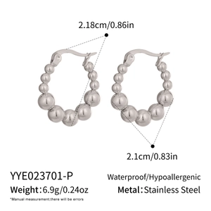 Détails des boucles d'oreilles créoles en acier inoxydable argenté perlé et poli