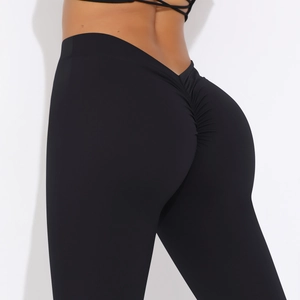 Detailaufnahme der Yoga-Leggings mit Scrunch-Butt-Effekt und V-förmigem hohem Taillenbund