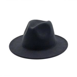 Klassischer schwarzer Fedora-Wollfilzhut mit breiter Krempe und minimalistischer Krone