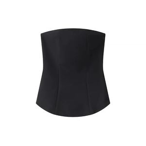 Haut tube noir chic sans bretelles avec taille ajustée et coupe 3D structurée