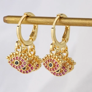 Vintage vergoldete Evil Eye Anhänger Ohrringe mit rot und schwarz eingelegten Zirkonia