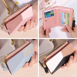 Mini portefeuille femme en cuir PU avec pompon et design patchwork de couleurs mixtes
