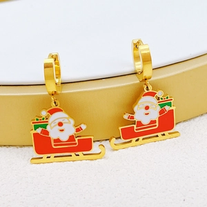 Boucles d'oreilles traîneau du Père Noël en métal doré avec finition émail festive