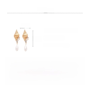 Detailed view of conch shell earrings with dimensions and material specifications