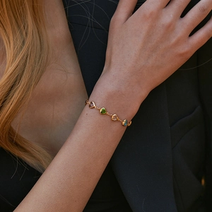 Elegant 18K gold plated brass bracelet with heart-shaped colorful glass beads for women