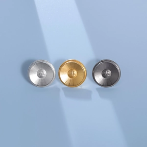 Minimalist Circular Alloy Brooch Scales Justice Emblem Sunburst Texture Pin Gold Silver Gunmetal Metal Badge Decoration