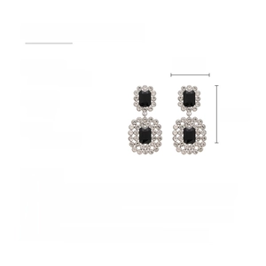 Detailed size specifications for rectangular black gemstone earrings with crystal rhinestones