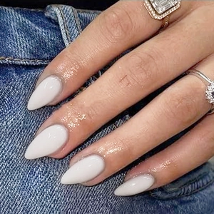 Glossy Almond Shaped Press On Nails Solid Milky White Detachable Wearable Fake Nails For Women Simple Fashion Manicure