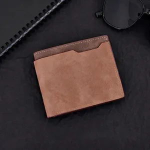 Bifold Herren-Geldbörse aus braunem mattem PU-Leder mit Kontrastnaht im Business-Stil