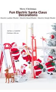 Gros plan du Père Noël électrique grimpant une chaîne dorée près d'un sapin enneigé