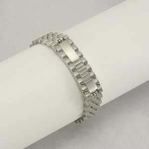 Men's 18K silver stainless steel watch-style bracelet with classic five-link chain