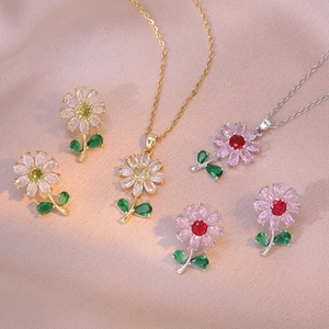 Titanium Steel Rhinestone Flower Jewelry Set For Women Elegant Daisy Pendant Necklace Stud Earrings Commuter Fashion Jewelry Gift