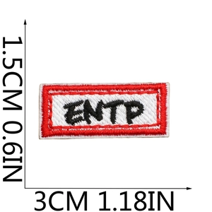 Écusson brodé ENTP détaillé avec bordure rouge et dimensions de 3x1,5 cm pour sacs