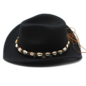 Chapeau de cowboy en laine noir avec bande de coquillages ethniques et glands en cuir