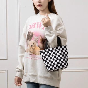 Sac fourre-tout rétro en velours côtelé à damier noir et blanc avec un sweat à imprimé animal