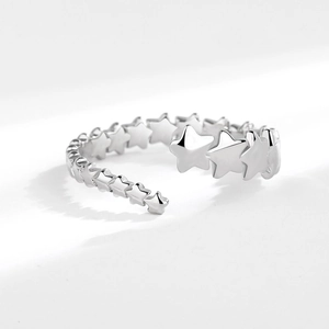 Vintage silver star open ring for women with polished celestial pentagram pattern