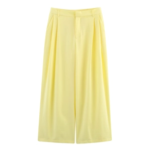 Pantaloni a gamba larga giallo pallido a vita alta con doppia piega frontale stesi
