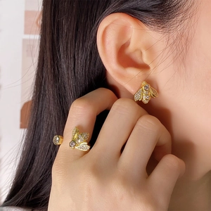 Asymmetric bee earrings and cubic zirconia ring set in gold plating for women