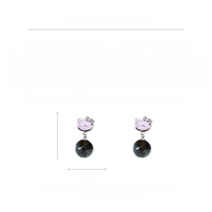 Detailed measurement chart of cat-shaped crystal earrings showing 3.2cm height and 1.5cm width