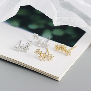 Elegant S925 silver flower stud earrings with sparkling crystals in gold and silver