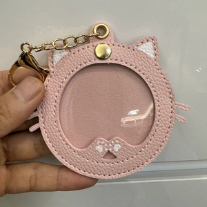 Roze katvormige PU-lederen tas sleutelhanger met transparant venster en gouden ketting
