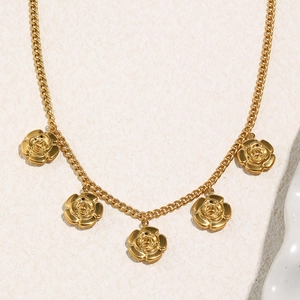 18K gold plated stainless steel necklace featuring five elegant rose flower pendants