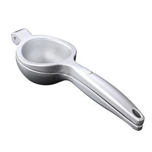 Manual zinc alloy lemon squeezer with silver matte finish for fruit juicing