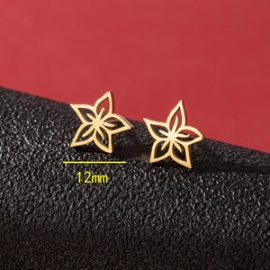 Boucles d'oreilles étoiles dorées 12mm ajourées de fleurs sur fond rouge et noir