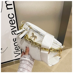 Detail of white woven crossbody bag with golden horse logo and chunky chain strap decor