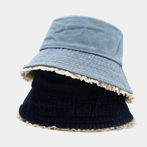 Chapeaux bob en denim avec bordure en dentelle en bleu clair et bleu foncé